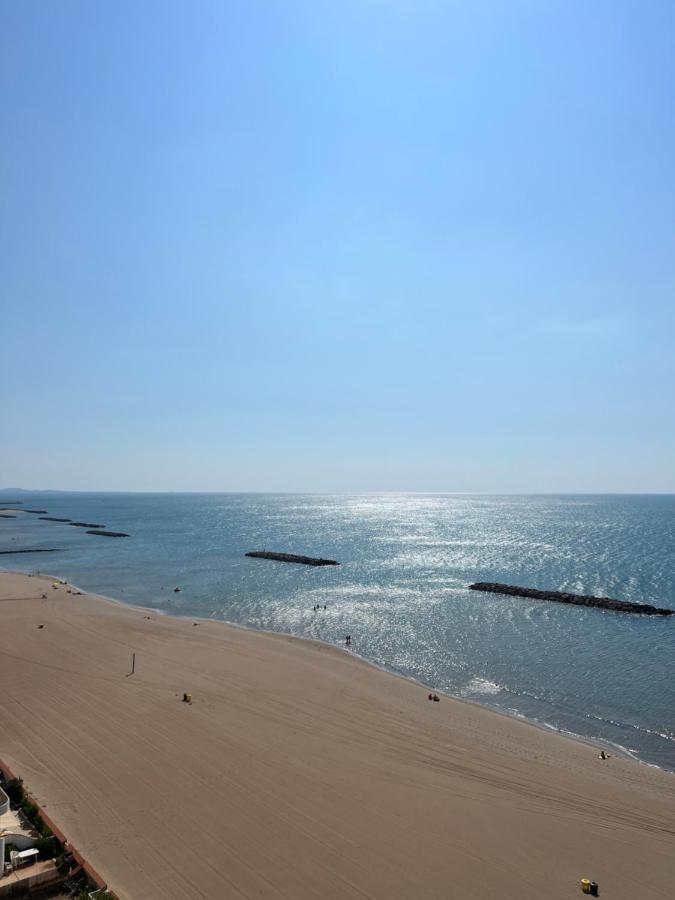 Sur Le Sable, Face A La Mer La Petite Tour 瓦尔拉普拉日 外观 照片